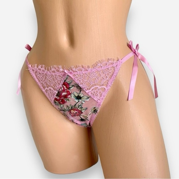 Victoria’s Secret 2pk Thong Panty Lot Small & Large New - Picture 2 of 4